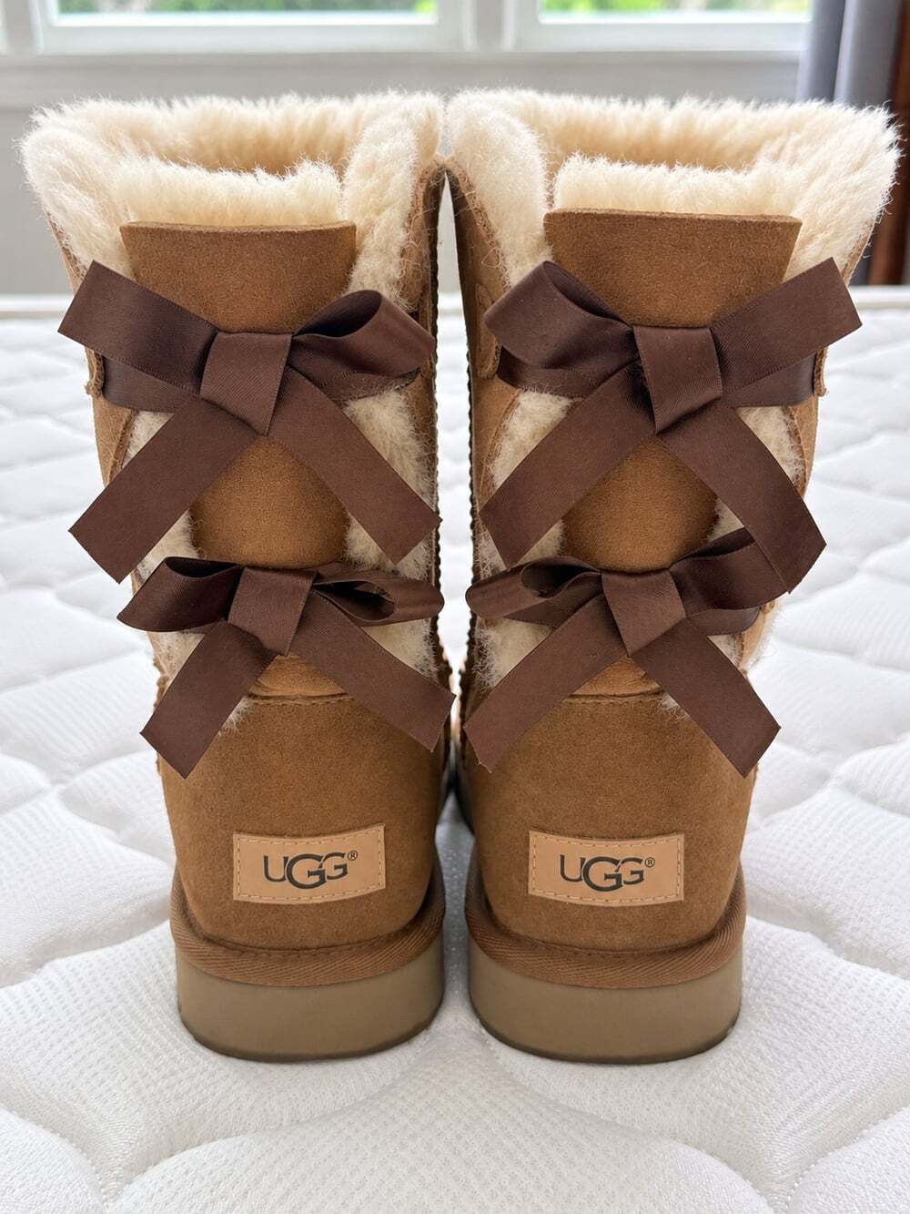UGG Bailey Bow II Boots Womens 8 Chestnut Brown Sheepskin Double Bow 1016225
